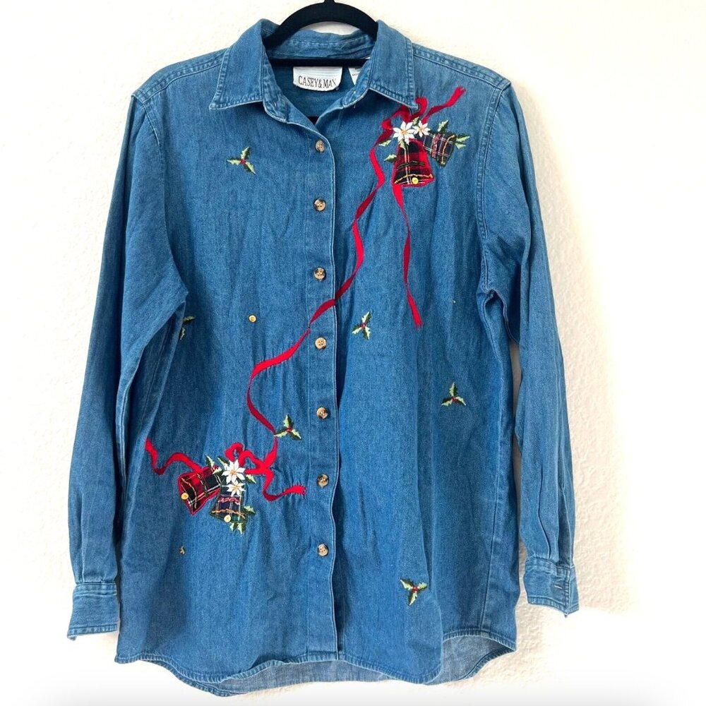 Vintage Casey & Max Sz M Denim Christmas Holiday Embroidered Shirt Grandmacore‎
